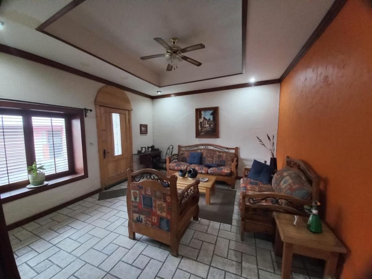 Home Stay Maria อิดาลโก เดล ปาร์ราล ภายนอก รูปภาพ